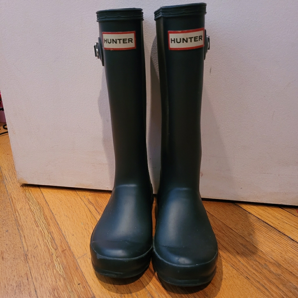 Like new girls size 1 Hunter rain boots